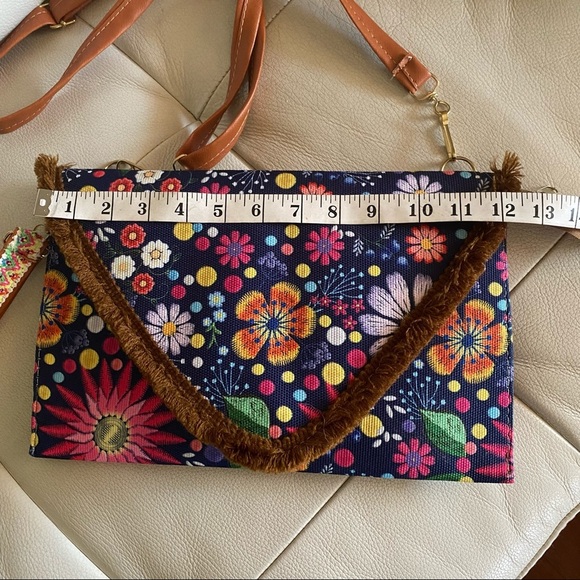 NEW Envelope Floral Fabric Crossbody Bag - Picture 9 of 10